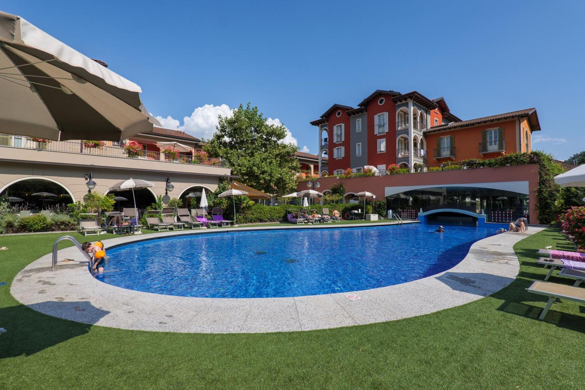 Aquazzurra Resort & Aparthotel Cannobio Eksteriør billede